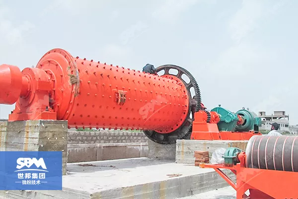 Clay ultra-fine grinding mill