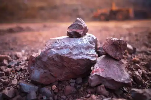 Iron ore crushing and screening process