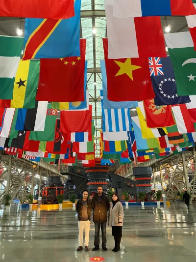 Oman customers visit to inspect vertical grinding mill
