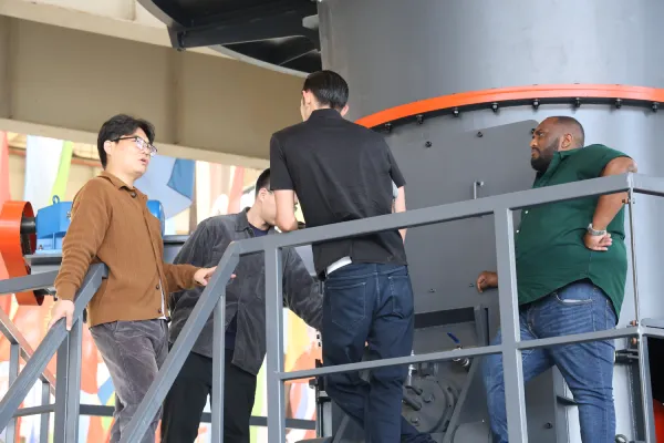 Turkish customers visit to inspect vertical grinding mill