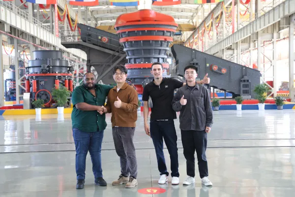 Turkish customers visit to inspect vertical grinding mill