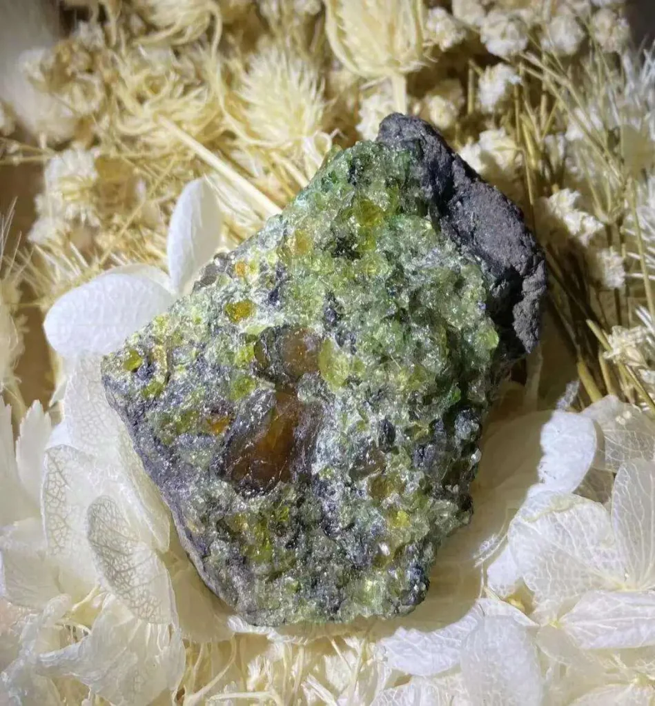 Mineral Mill for Raw Olivine Sand: HGM Ultrafine Mill and CLRM Raymond Mill Solutions